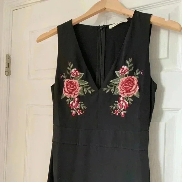 Black with Embroidered flowers ModCloth Jessy B Midi Dress size XS - Picture 4 of 4